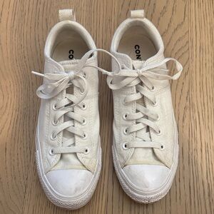 Pre loved women’s converse